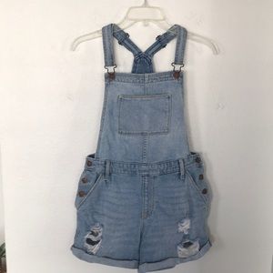 HOLLISTER OVERALL JEAN SHORTS DISTRESSED SIZE MED GREAT CONDITION!